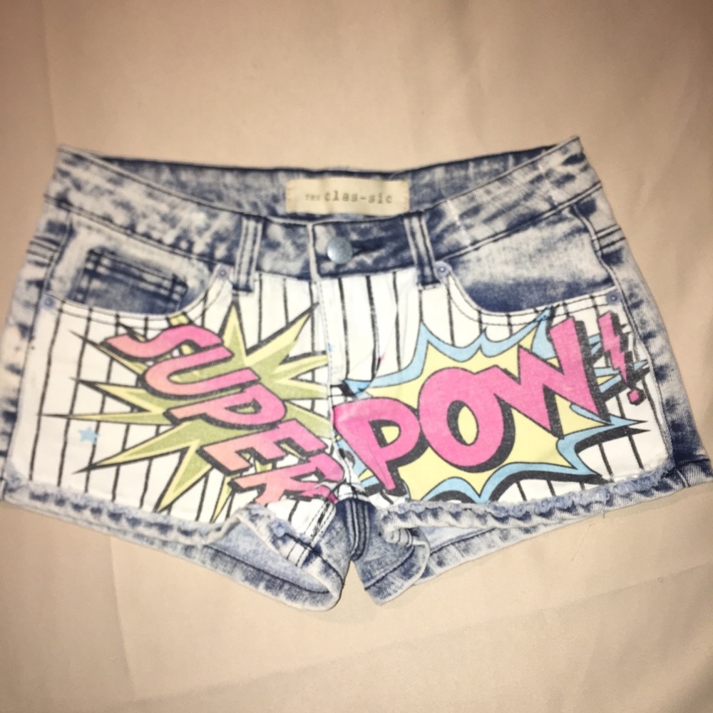 The Clas-sic Superhero Short Small‎